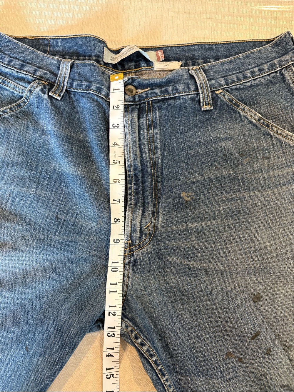 Y2K Levi’s Jeans Distressed Thrashed Size 36x32 Baggy Straight Leg Denim - Picture 15 of 16